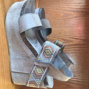 Maurice’s wedges size 8